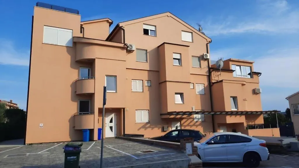 Apartment Posesi Mit Pool Und Strandnah Medulin